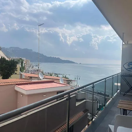 Semesterbostad L' Occhio Del Mare Giardini Naxos